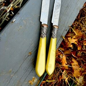 Le Baroque Pair of Knives  10"
